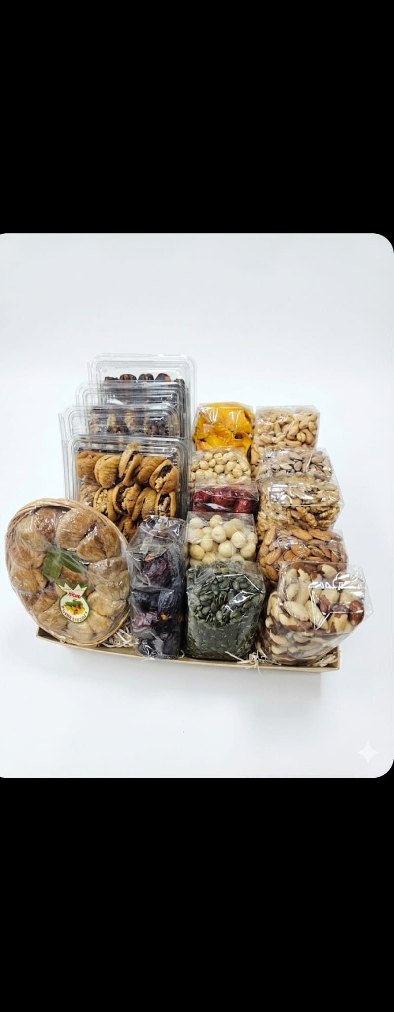 Luxe Notenmand 8 kg €175 – 15 Soorten Premium Noten, Dadels & Gedroogd Fruit Cadeaupakket